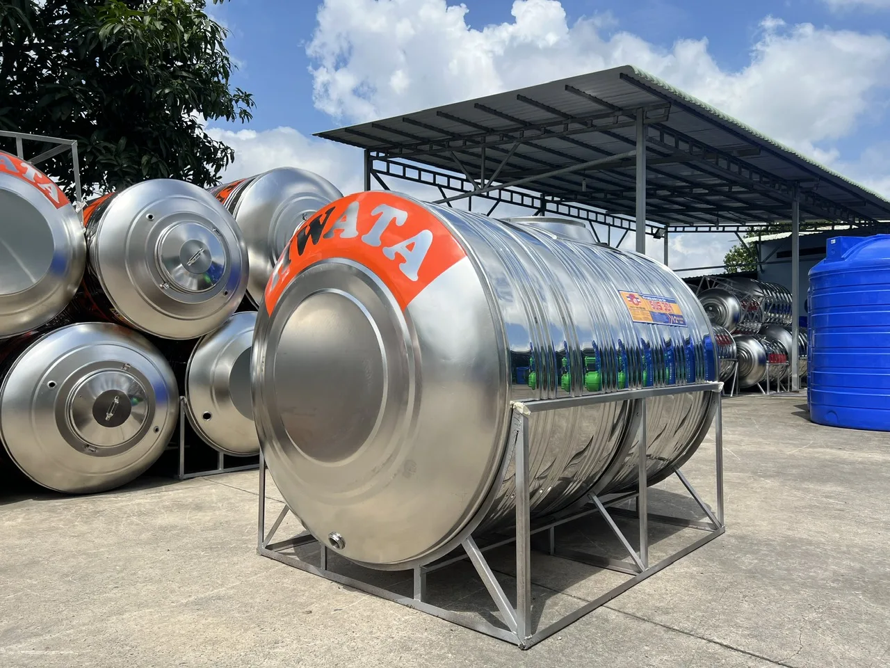 Bồn nước inox Hwata 2000L ngang H2000N Bồn nước inox Hwata 2000L ngang H2000N